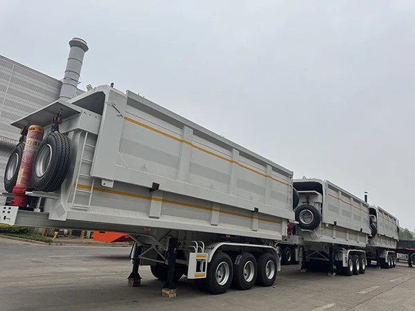 10 sets van drie as achterste koerstumping semi -trailers met succes geleverd aan Algerijnse klanten door Luyi Factory