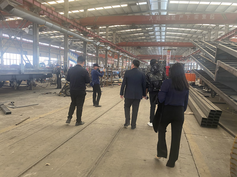 Klanten uit Tadzjikistan bezochten Luyi -fabriek. Ze waren onder de indruk van het productaanpassingsvermogen en zoeken samenwerking.