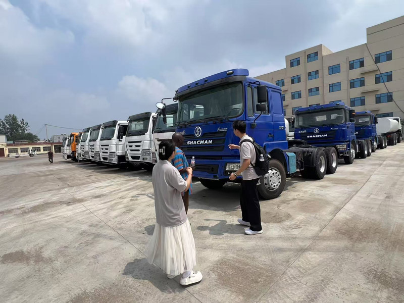 Luyi Factory verwelkomt klanten uit Oezbekistan en opent een nieuw hoofdstuk in internationale uitwisselingen