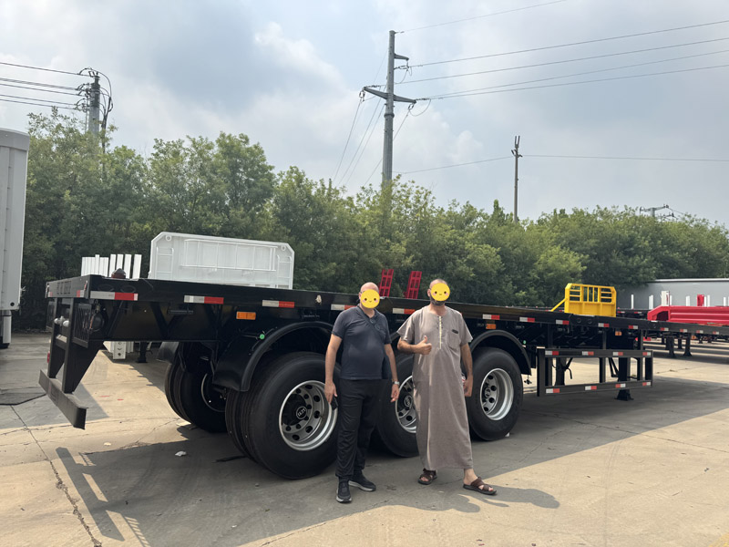 Weer een transnationale samenwerkingsovereenkomst gesloten! Algerijnse klanten bezoeken de Luyi-fabriek en tekenen een contract voor cementtankers