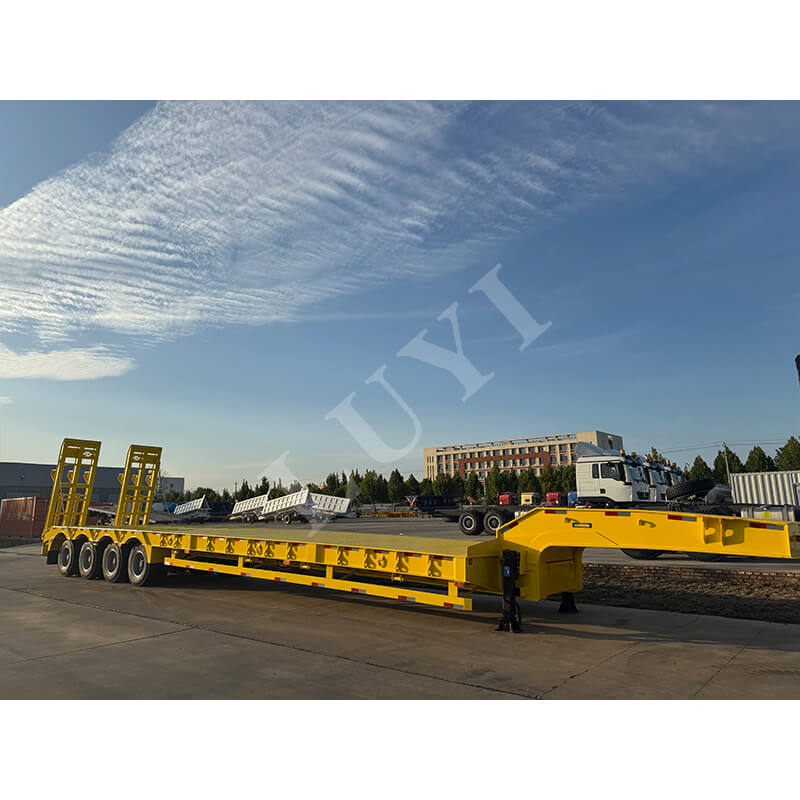 Focus op buitenlandse markten! Luyi 4-assige zwanenhals-diepladers met succes geleverd aan Zuid-Afrikaanse klanten