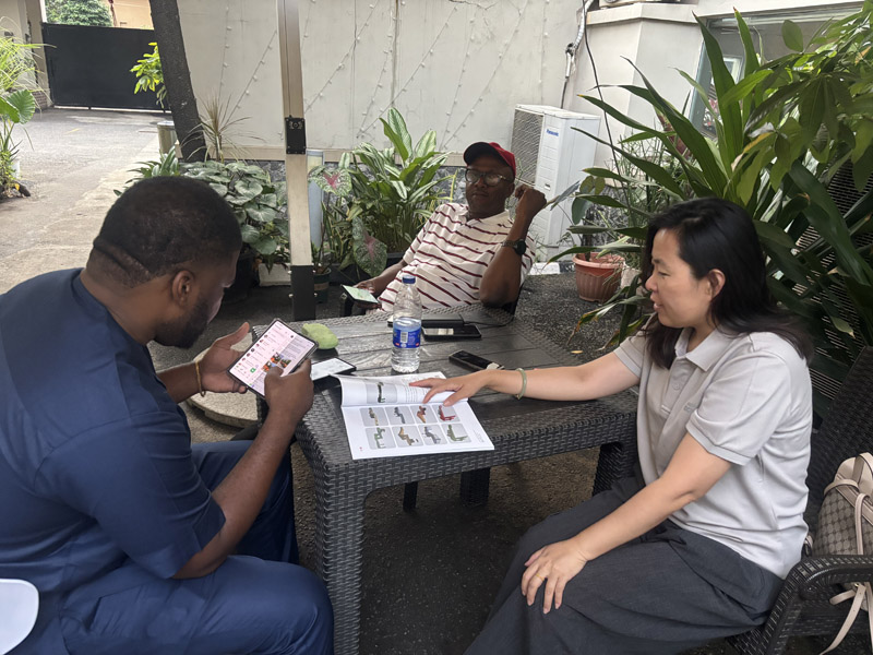 Focussen op logistieke moderniseringsbehoeften: LUYI onderhandelt over samenwerking op het gebied van opleggers met de Nigeriaanse delegatie