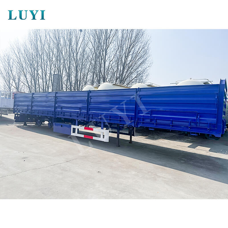 Luyi 3-assige afneembare zijpaneeloplegger met succes verscheept naar Zambia, waardoor de logistieke samenwerking tussen China en Afrika wordt verdiept