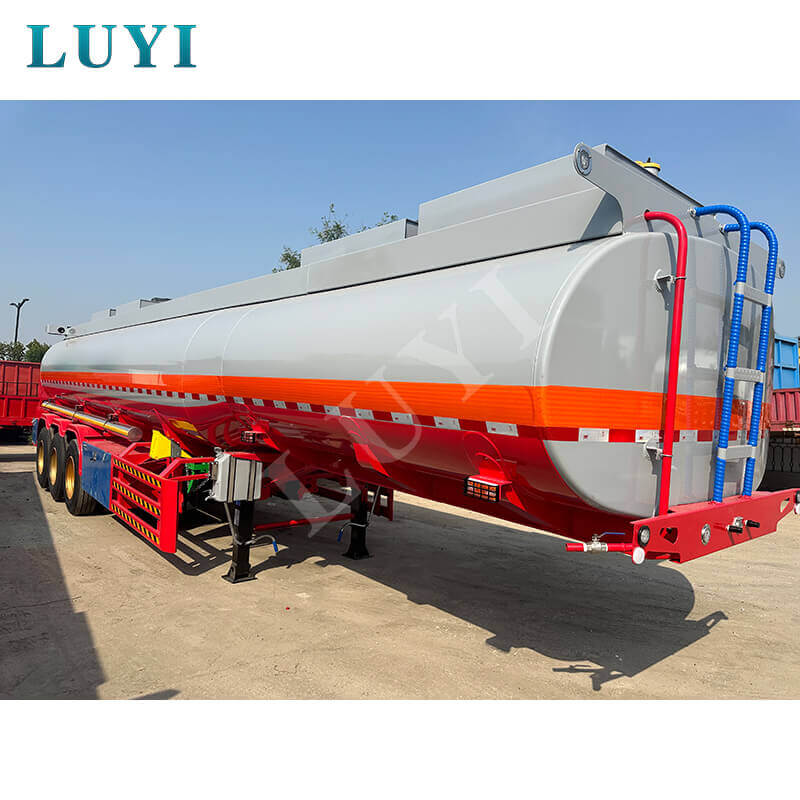 Luyi-fabriek verwelkomt Congolese gasten, tankoplegger van 35.000 liter stimuleert logistieke samenwerking tussen China en Afrika