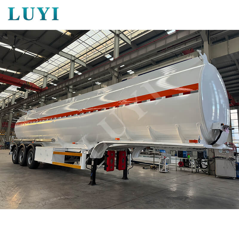 3-assige 60 ton 45.000 liter koolstofstalen olietankoplegger