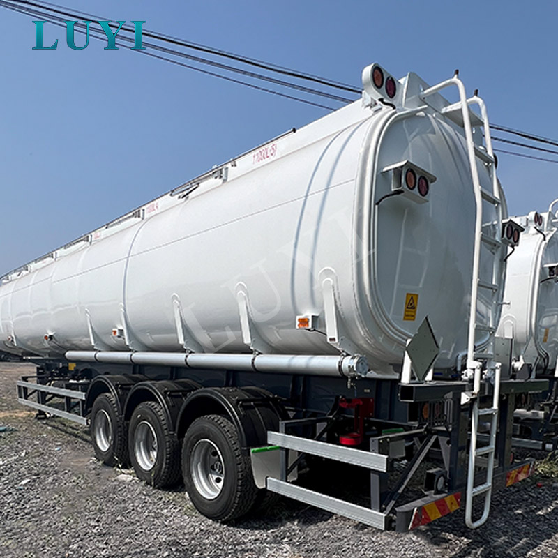55.000L 3-assige brandstoftanker-oplegger voor olie-, diesel- en brandstofdistributie