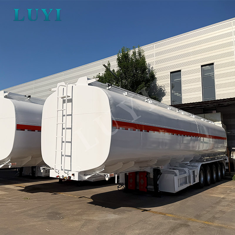 70.000L 5-assige brandstoftanker-oplegger met meerdere compartimenten