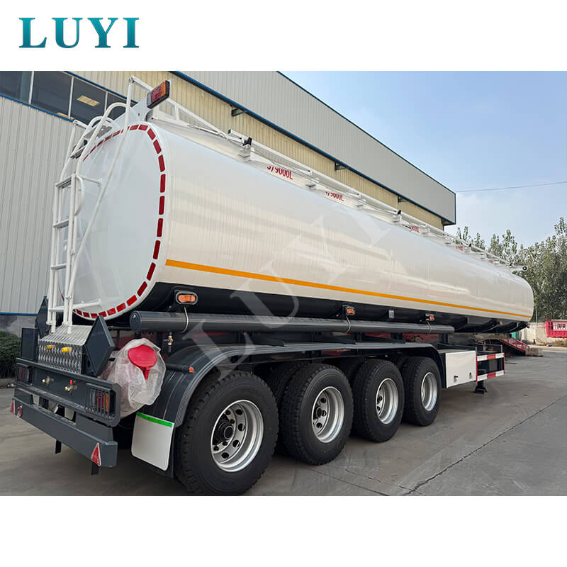 Van inspectie tot diepgaand partnerschap: hoe een Zimbabwaanse delegatie bevestigde dat de 45000L tankoplegger van Luyi Auto de juiste keuze was