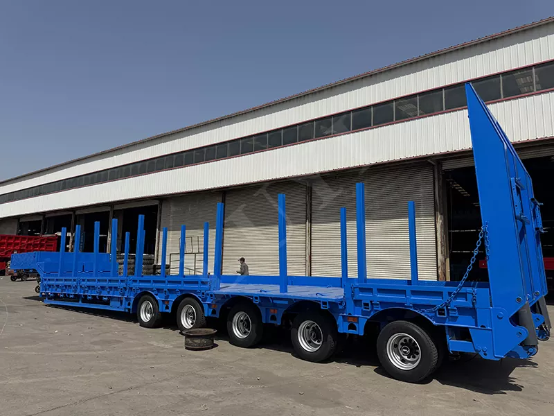 Goose-type semi-oplegger met een laag bed