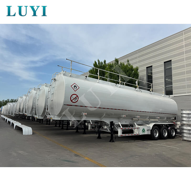 LUYI 3-assige aluminium brandstoftankoplegger van 42.000 liter