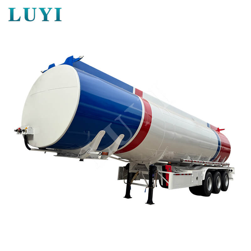 LUYI 3-assige 45.000 liter 3-compartimenten aanpasbare olietankwagenaanhangwagen