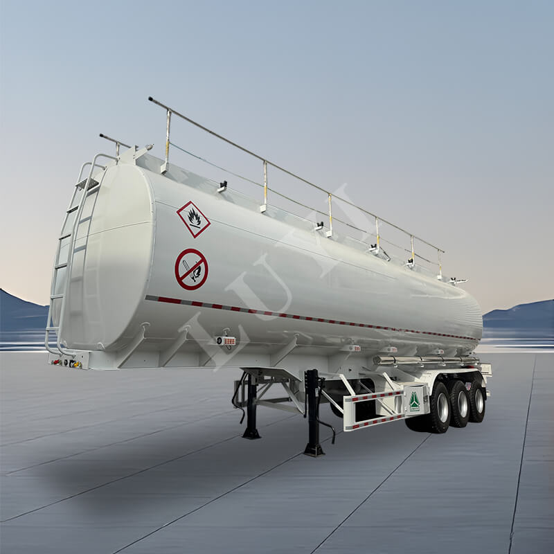 Drie-assige 45/50 kubieke meter olietankoplegger Drie-assige 45/50 kubieke meter olietankoplegger