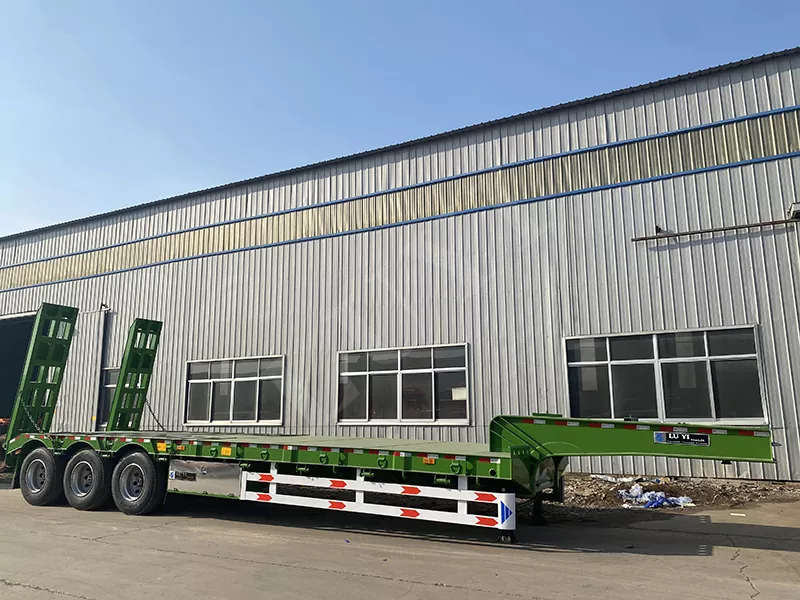 Drie-as flatbed semi-oplegger